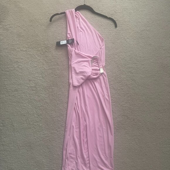 Fashion Nova Dress ("The Clip Midi Dress") 🩷 - Picture 4 of 4